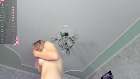 yourgirl_044 online show from December 20, 12:16 pm