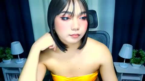 Snapshot of yourgirlzachary chatting on October 20, 8:52 am Goddess Yoshi online show from October 20, 8:52 am