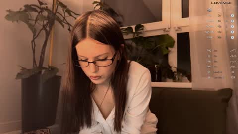 Aida online show from March 1, 1:51 pm