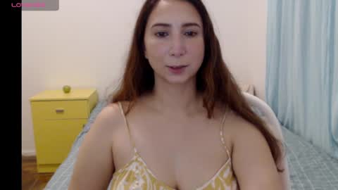 Snapshot of yourhoneypiexx chatting on February 12, 8:40 pm Honey online show from February 12, 8:40 pm