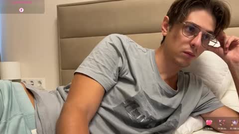 Chris online show from October 26, 8:26 am