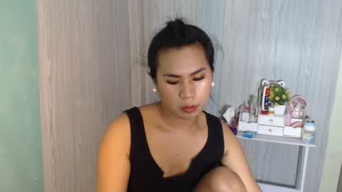 Mauie  online show from February 18, 1:38 am