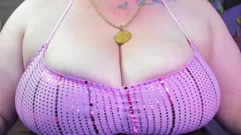 Snapshot of yourmila_ac chatting on October 1, 9:35 pm Milla 3 online show from October 1, 9:35 pm