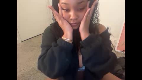 YOURMOMMY online show from March 2, 4:17 am