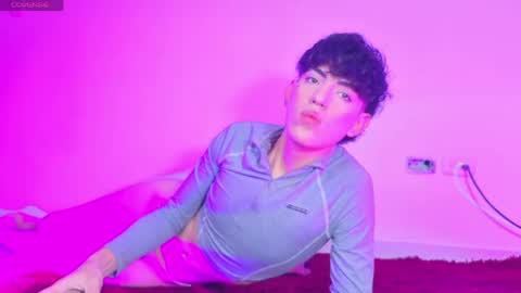 yournaughtyfemboy online show from June 1, 4:47 am