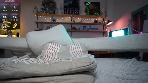                                                      online show from March 28, 12:28 pm