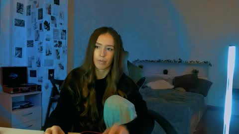 Snapshot of yourrdanceteacher chatting on October 22, 7:37 pm Eva online show from October 22, 7:37 pm