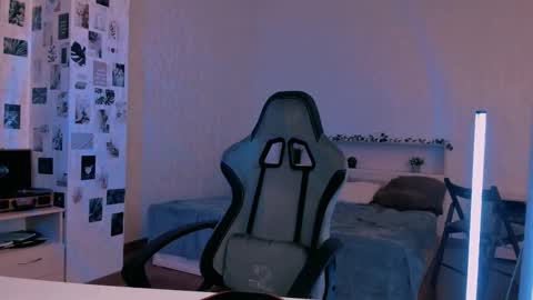 Snapshot of yourrdanceteacher chatting on October 4, 9:01 pm Eva online show from October 4, 9:01 pm
