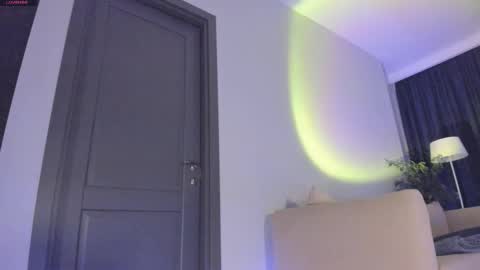 youre meyy online show from November 29, 7:10 pm