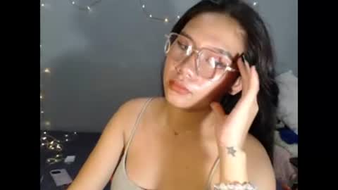 yoursexy_reb online show from December 22, 1:51 pm