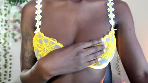 yoursweetsin16 online show from May 1, 2:44 pm