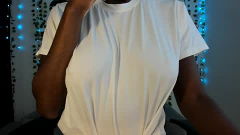yoursweetsin16 online show from April 29, 1:49 pm