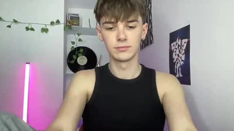 yoursweetyguy online show from March 30, 4:40 pm