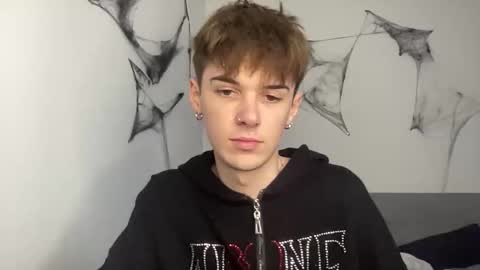 yoursweetyguy online show from November 21, 1:09 pm