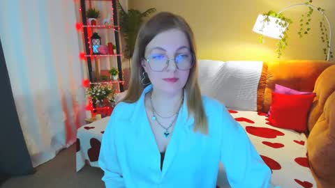 Alice online show from April 8, 9:45 am