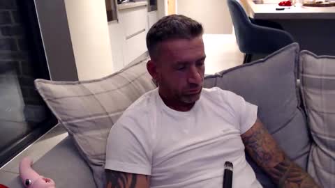 Snapshot of youwantus69 chatting on December 5, 5:43 am You want us 69 online show from December 5, 5:43 am