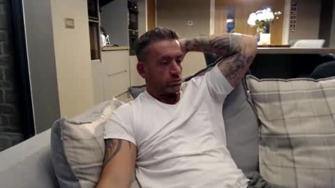 Snapshot of youwantus69 chatting on December 6, 5:58 am You want us 69 online show from December 6, 5:58 am