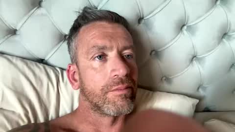 Snapshot of youwantus69 chatting on October 25, 8:24 am You want us 69 online show from October 25, 8:24 am