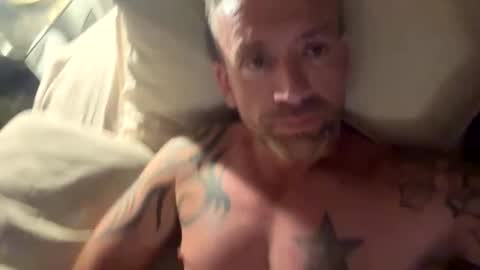 Snapshot of youwantus69 chatting on October 22, 5:47 pm You want us 69 online show from October 22, 5:47 pm