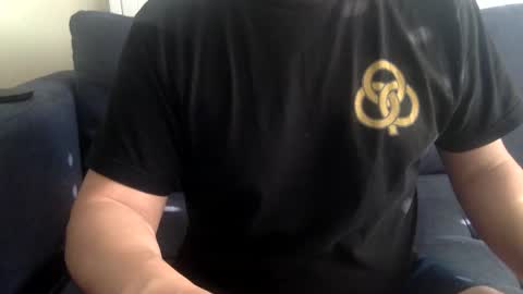 yque online show from December 4, 9:18 pm