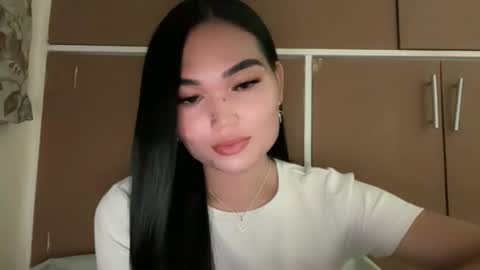 yrdrmgrl_jennie26 online show from December 4, 6:18 pm