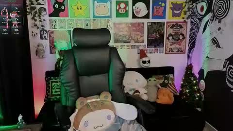    rawr   Anne Independent model      online show from December 18, 9:54 pm