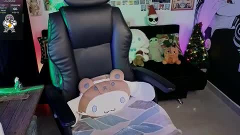    rawr   Anne Independent model      online show from December 23, 2:40 am