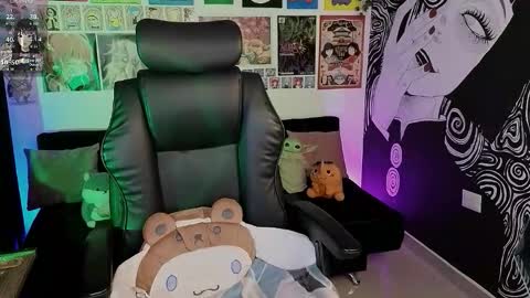    rawr   Anne Independent model      online show from February 10, 12:46 am