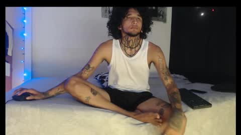 yuki_mil online show from November 8, 5:05 pm