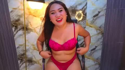yulia_lipps online show from May 21, 2:45 pm