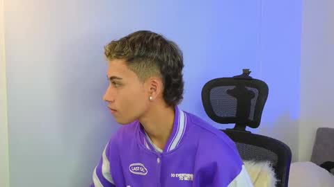 Snapshot of yulian_vasquez chatting on October 7, 12:45 pm yulian_vasquez online show from October 7, 12:45 pm