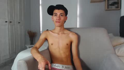 Snapshot of yulian_vasquez chatting on March 8, 6:16 pm yulian_vasquez online show from March 8, 6:16 pm