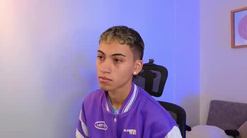 Snapshot of yulian_vasquez chatting on October 6, 12:23 pm yulian_vasquez online show from October 6, 12:23 pm