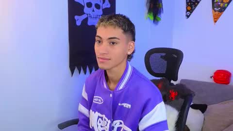 Snapshot of yulian_vasquez chatting on October 14, 12:41 pm yulian_vasquez online show from October 14, 12:41 pm