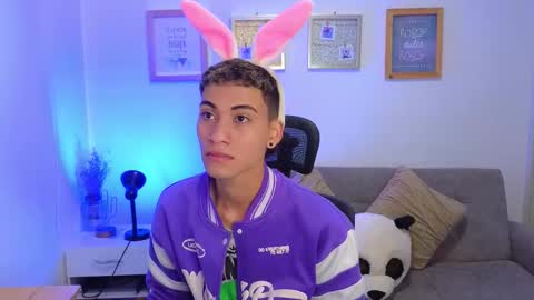 yulian_vasquez online show from December 18, 12:44 pm