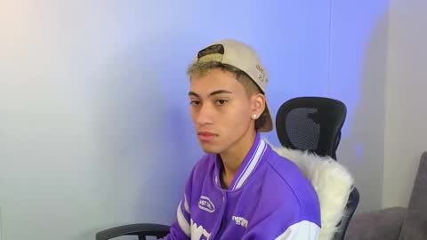 Snapshot of yulian_vasquez chatting on October 4, 1:09 pm yulian_vasquez online show from October 4, 1:09 pm