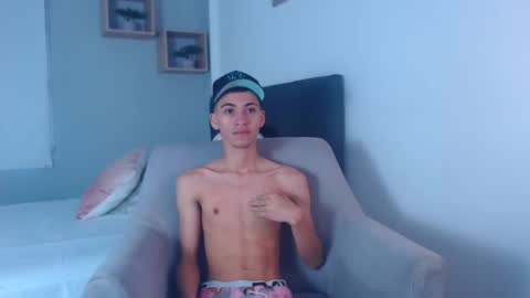 Snapshot of yulian_vasquez chatting on February 25, 12:16 pm yulian_vasquez online show from February 25, 12:16 pm