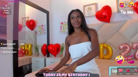 Snapshot of yuliana_milleer chatting on February 14, 7:33 pm Yuliana online show from February 14, 7:33 pm