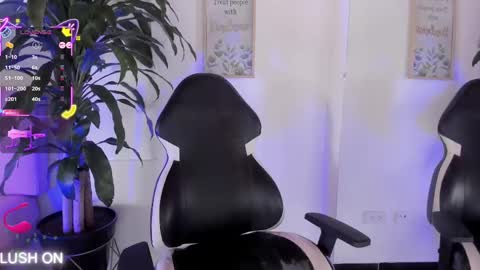 Snapshot of yumii_sweetgirl chatting on September 19, 4:22 pm yumii_sweetgirl online show from September 19, 4:22 pm