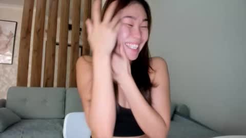 Snapshot of yummi_kim chatting on October 7, 11:39 am Yumi online show from October 7, 11:39 am