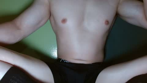 YummyAsianTwink online show from July 19, 7:05 pm