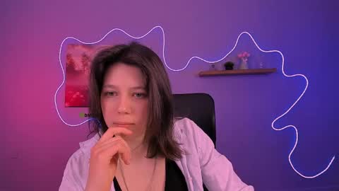 yuna_neon online show from May 4, 7:20 pm