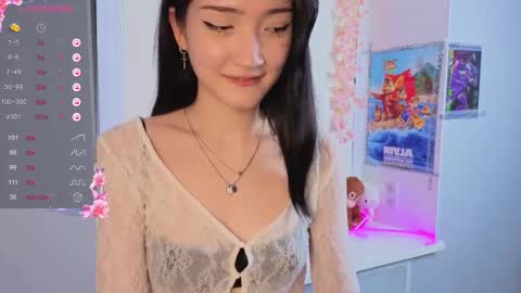 yung_leana online show from January 17, 7:44 pm