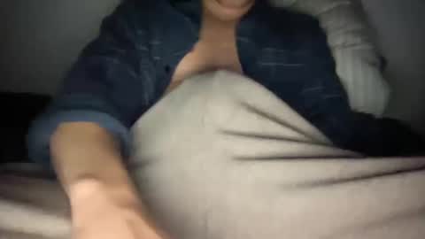 Snapshot of yungbull06 chatting on October 10, 5:24 am Yung Bull online show from October 10, 5:24 am