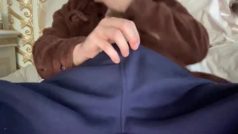 Snapshot of yungbull06 chatting on February 15, 6:44 pm Yung Bull online show from February 15, 6:44 pm