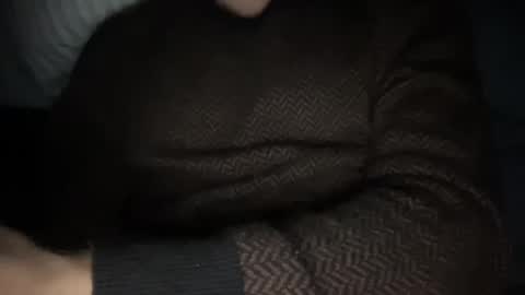 Snapshot of yungbull06 chatting on October 12, 1:53 am Yung Bull online show from October 12, 1:53 am