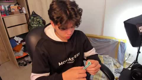 yurii_moody online show from October 8, 6:36 pm