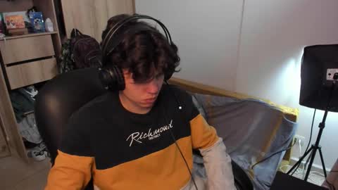 yurii_moody online show from October 12, 4:10 pm