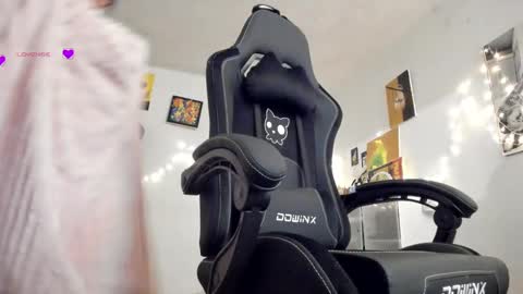 paola online show from March 6, 3:02 am