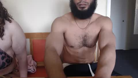 yusraxdamian online show from May 2, 11:38 am